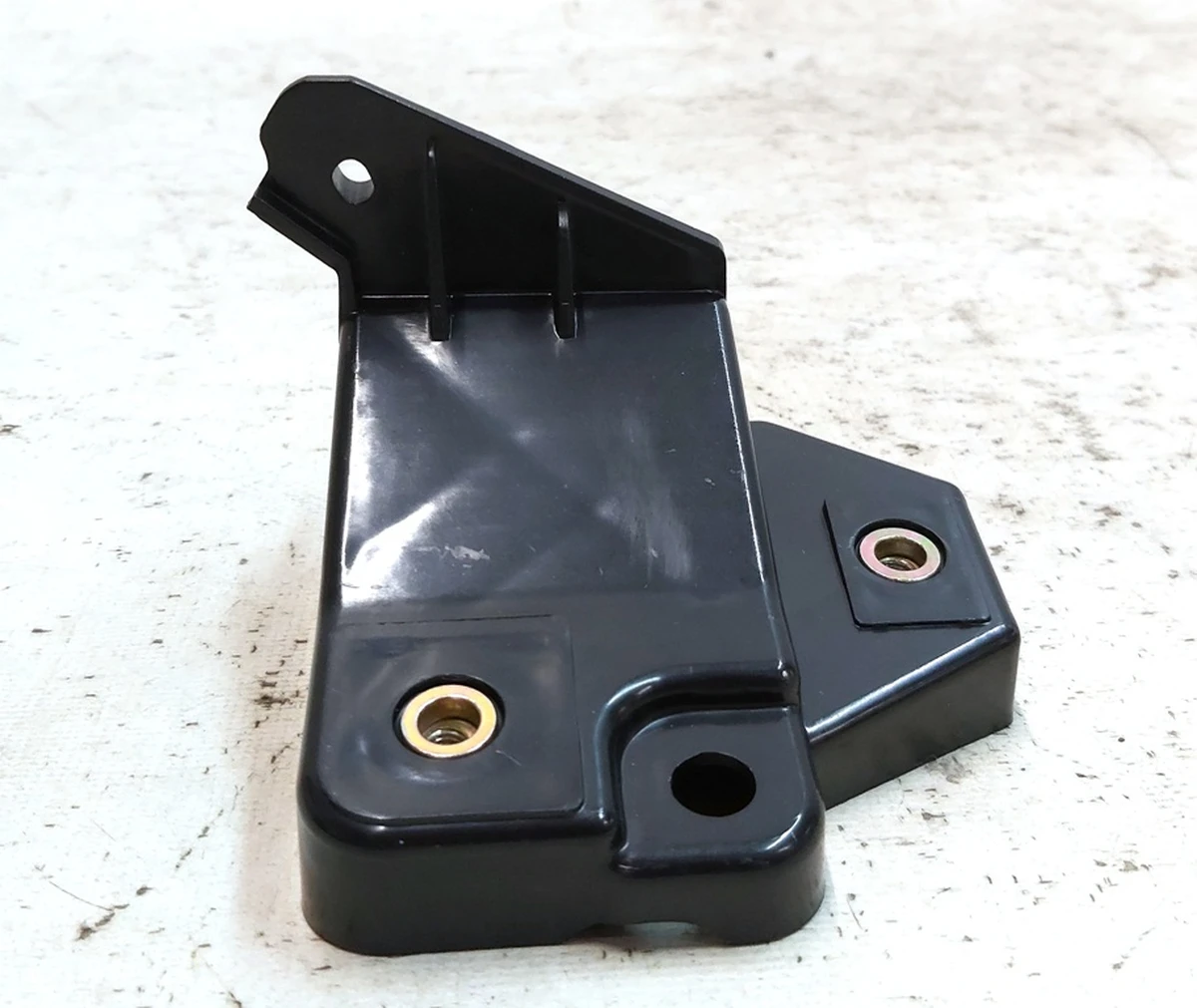 9 Кріплення переднього бампера праве внутрішнє Tesla model S REST 1061332-00-B