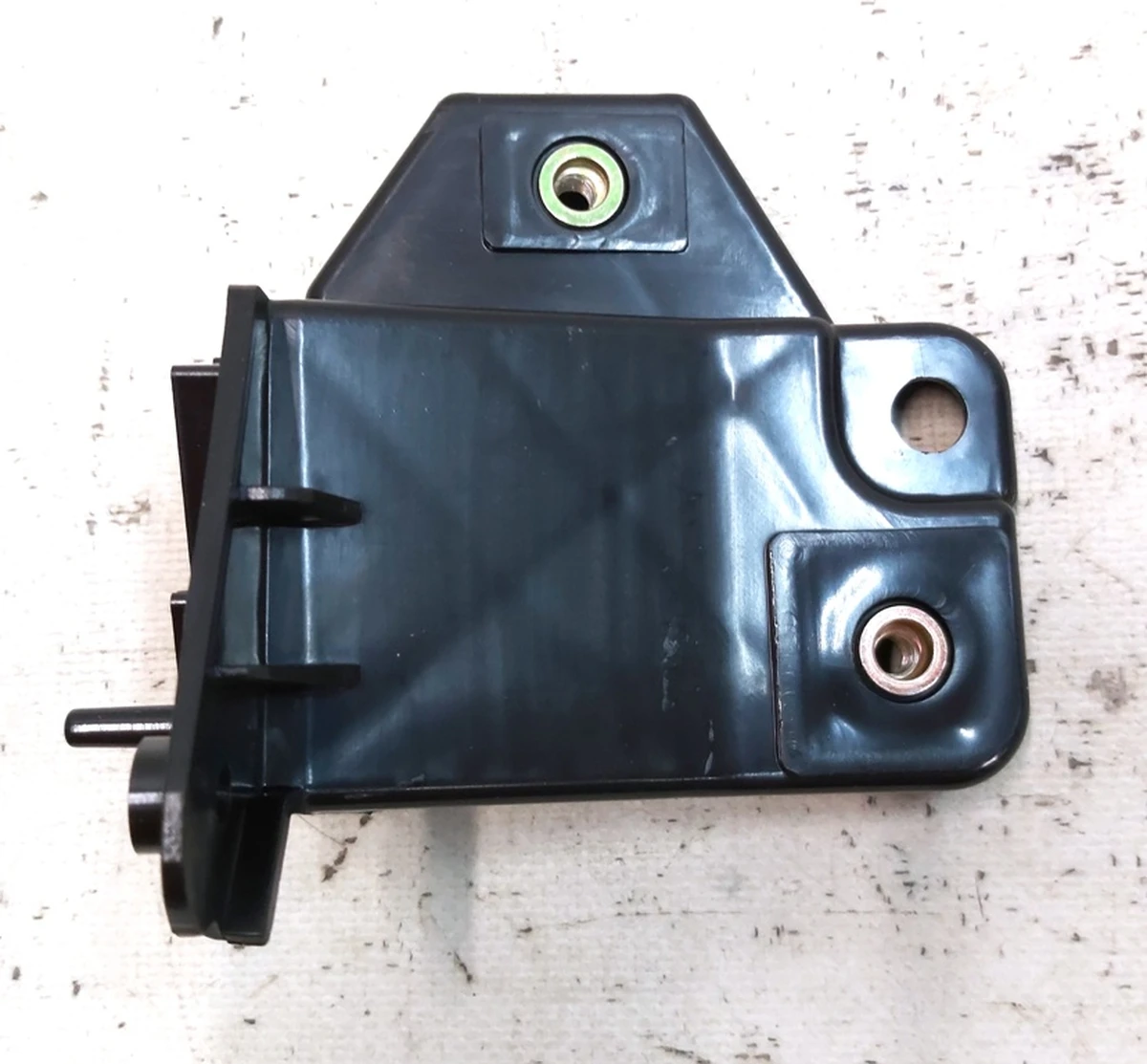 9 Кріплення переднього бампера праве внутрішнє Tesla model S REST 1061332-00-B