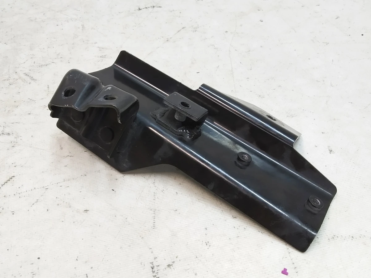 4 Направляющая усилителя бампера переднего левая (повреждение) Tesla Model X 1061424-00-C