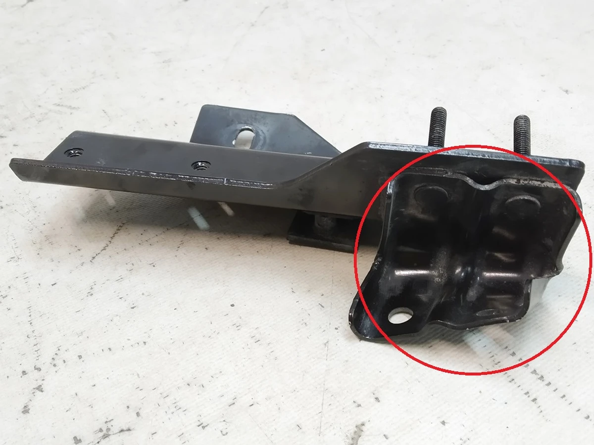 4 Направляющая усилителя бампера переднего левая (повреждение) Tesla Model X 1061424-00-C