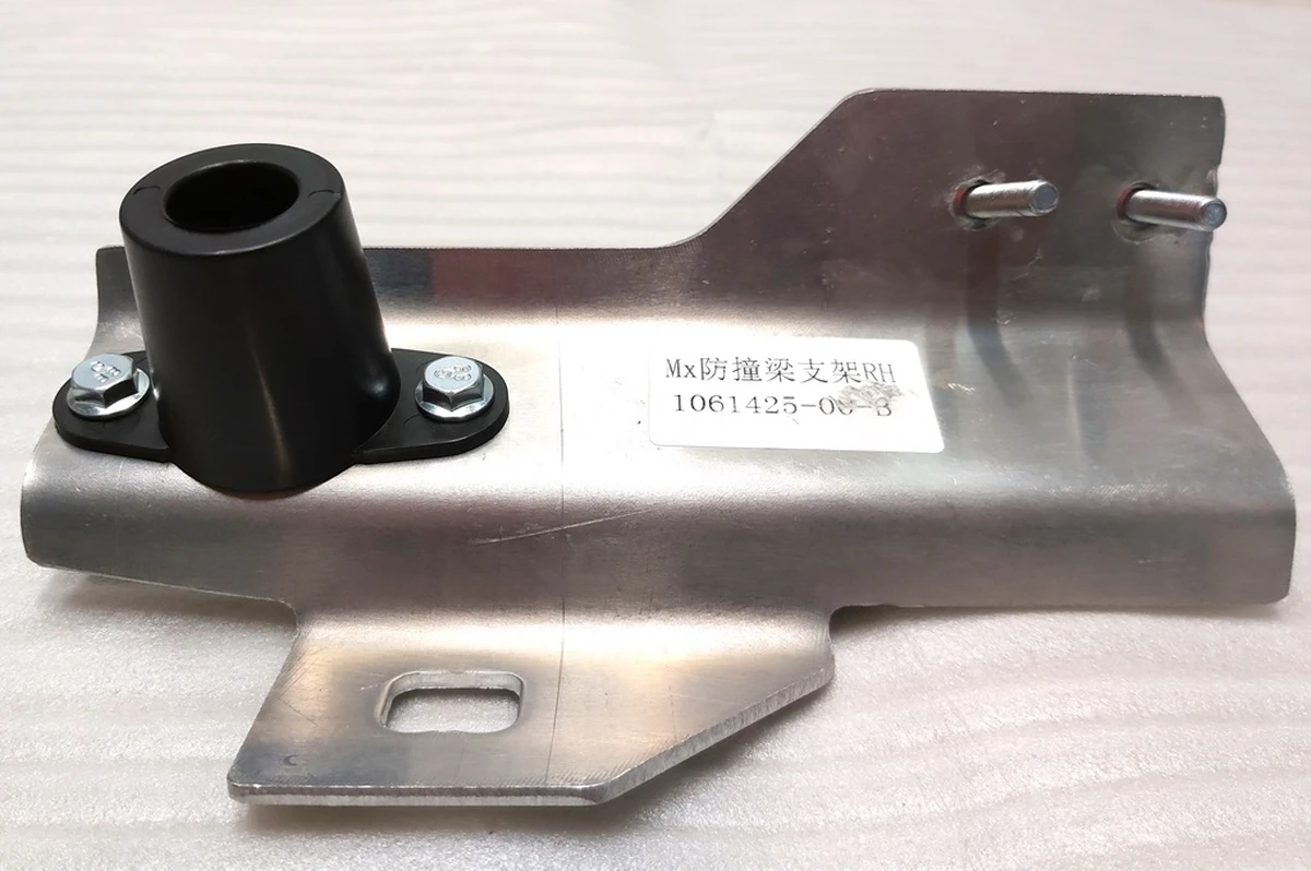 5 Направляющая усилителя бампера переднего правая в сборе Tesla model X 1061425-00-C