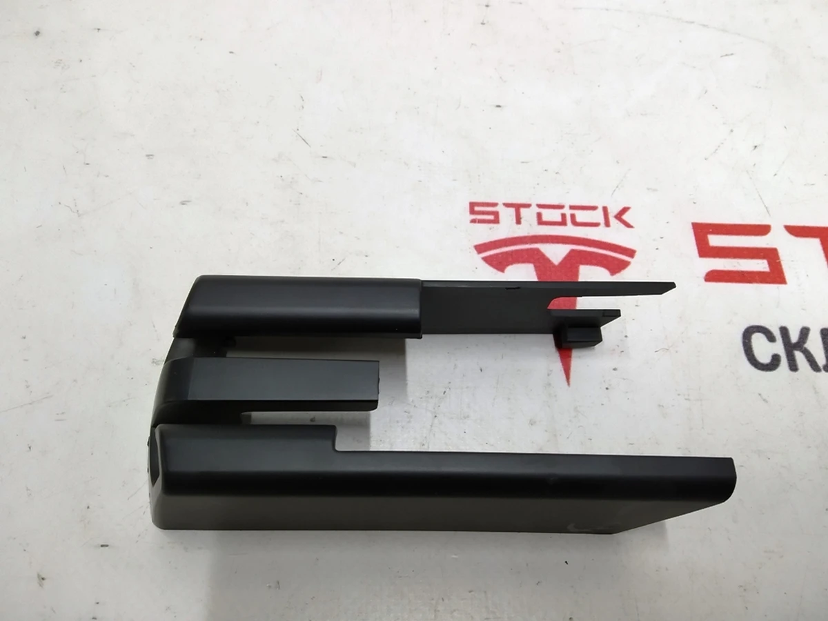 9 Заглушка салазки сиденья передняя левая пассажирская Tesla Model X 1061591-00-D