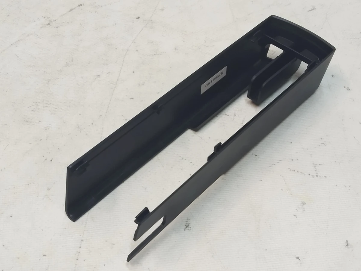 13 Заглушка салазки сидіння задня ліва водійська/пасажирська Tesla Model X 1061613-00-B