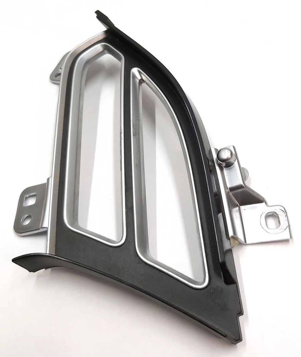 4 Cover of the air duct of the central panel chrome (driver's left) with damage Tesla model X S REST 1061731-00-B