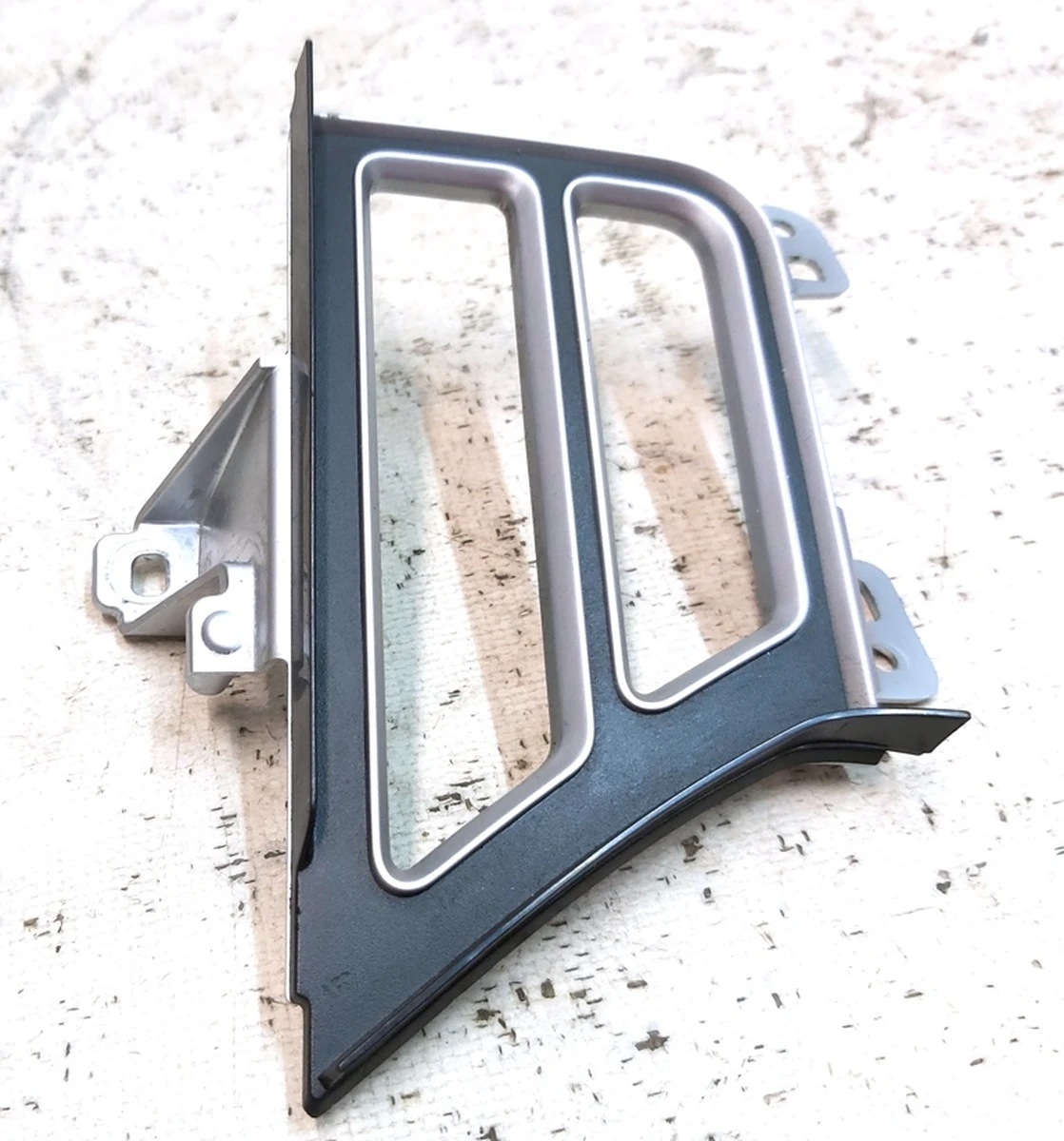 6 Накладка воздуховода центральной панели хром водительская правая Tesla model S, model S REST, model X 1061732-00-B