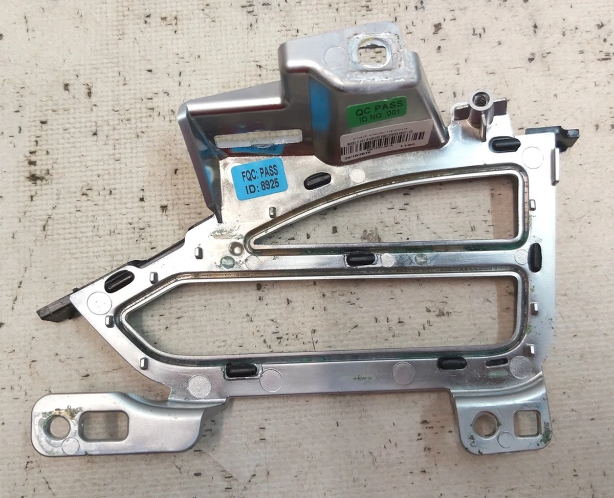 8 ASY IP AIRVENT RING CENTER RIGHT LHD with damage Tesla model S, model S REST, model X 1061733-00-B