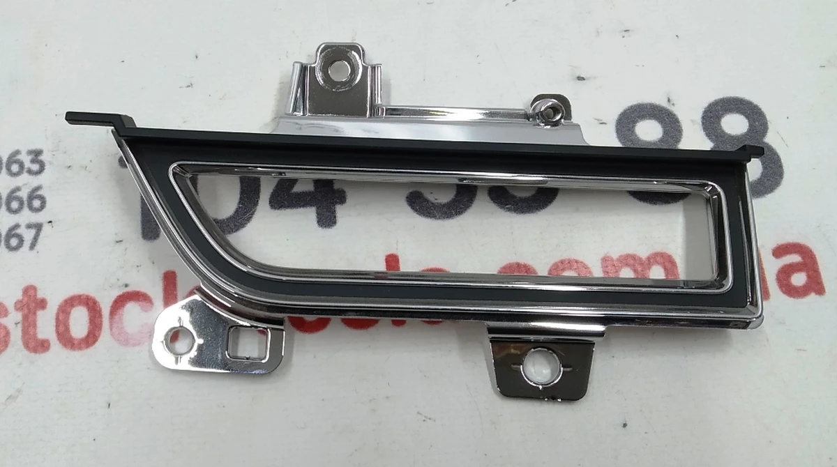 10 Накладка воздуховода центральной панели хром(зеркало) (пассажирская правая) Tesla model X S REST 1061734-00-B