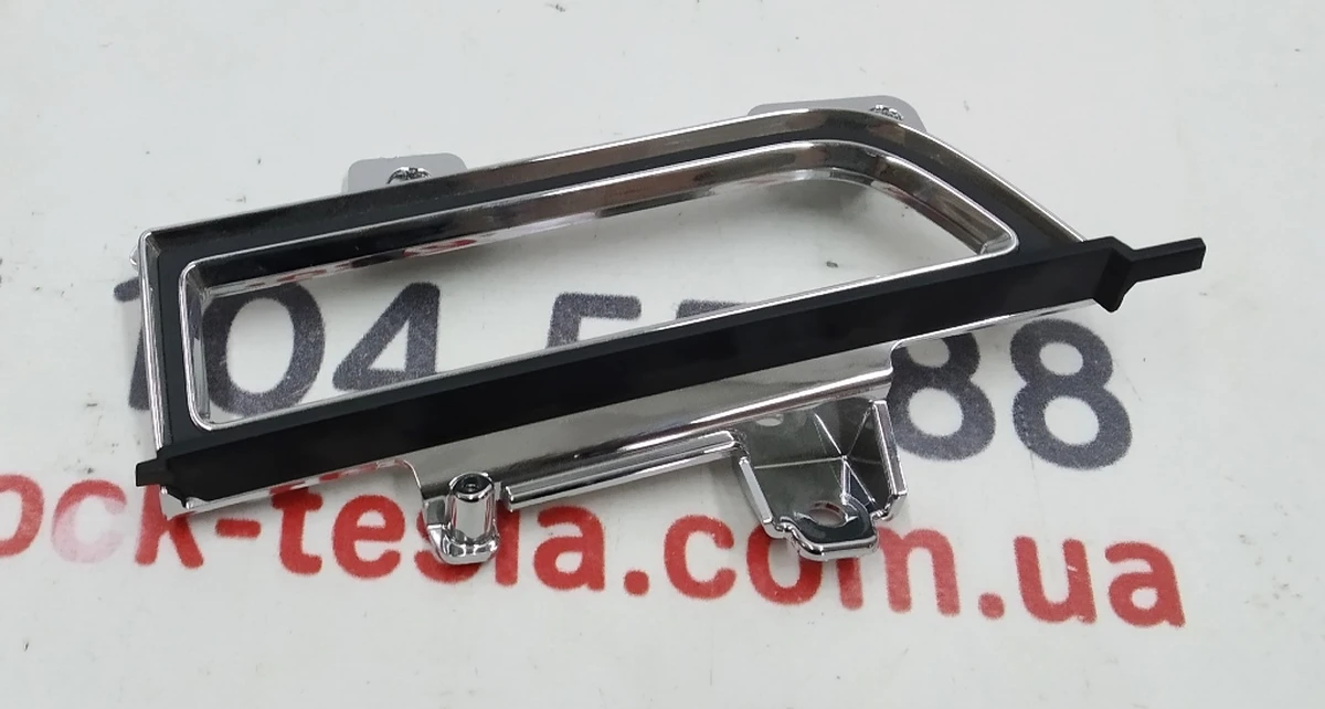 10 Накладка воздуховода центральной панели хром(зеркало) (пассажирская правая) Tesla model X S REST 1061734-00-B