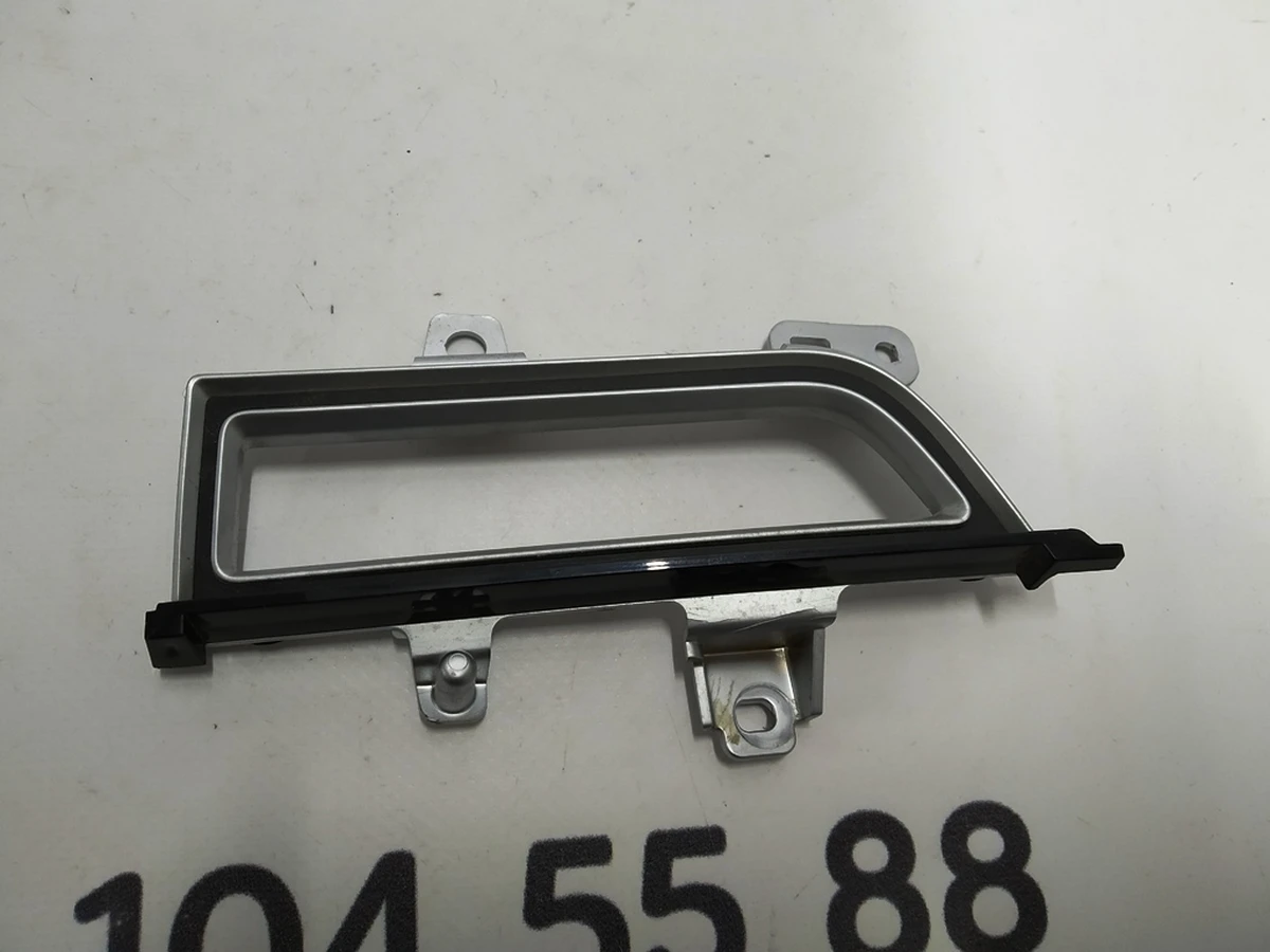 10 Накладка повітроводу центральної панелі хром (пасажирська права) (з пошкодженням) Tesla Model S, Model S REST, Model X 1061734-00-B 