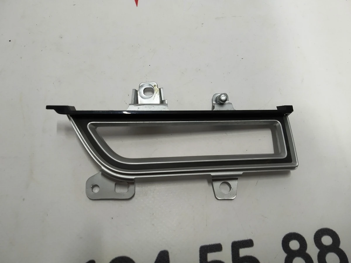 10 Накладка повітроводу центральної панелі хром (пасажирська права) (з пошкодженням) Tesla Model S, Model S REST, Model X 1061734-00-B 