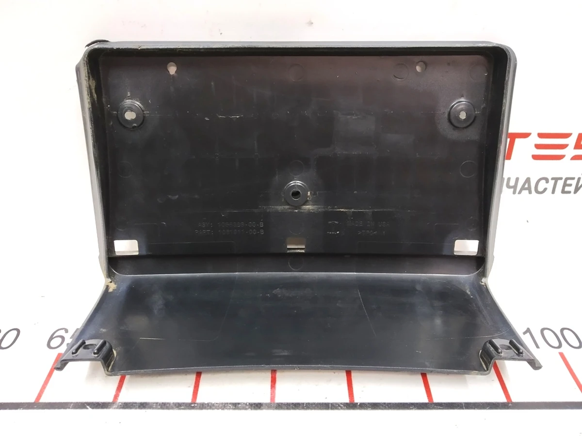 1 Кронштейн крепления переднего номерного знака с повреждением Tesla model S, model S REST 1061911-00-C