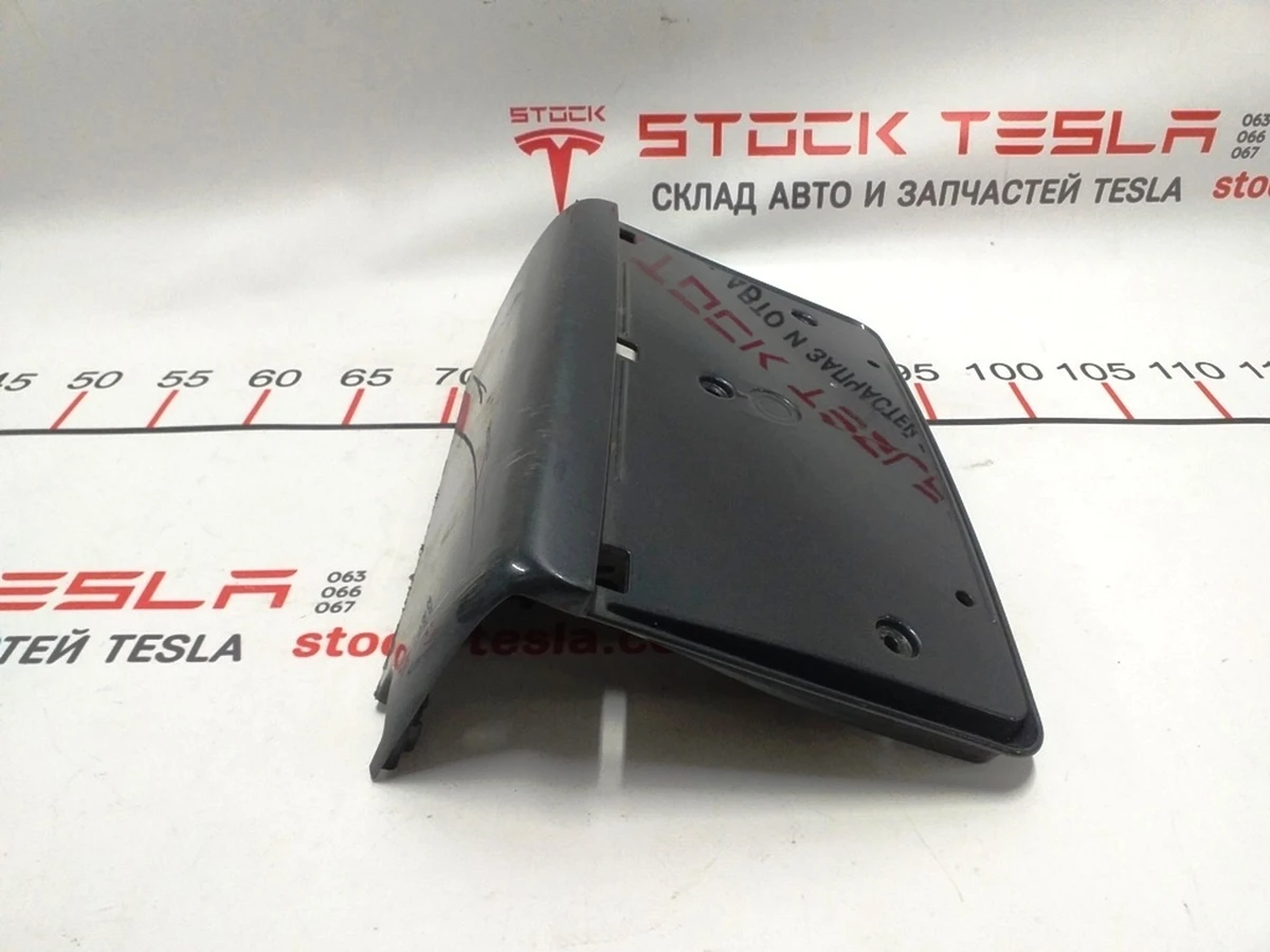 1 Кронштейн кріплення переднього номерного знака Tesla model S, model S REST 1061911-00-C