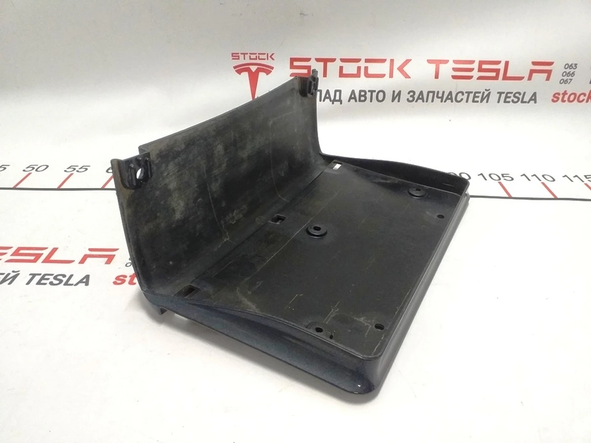 1 Кронштейн кріплення переднього номерного знака Tesla model S, model S REST 1061911-00-C