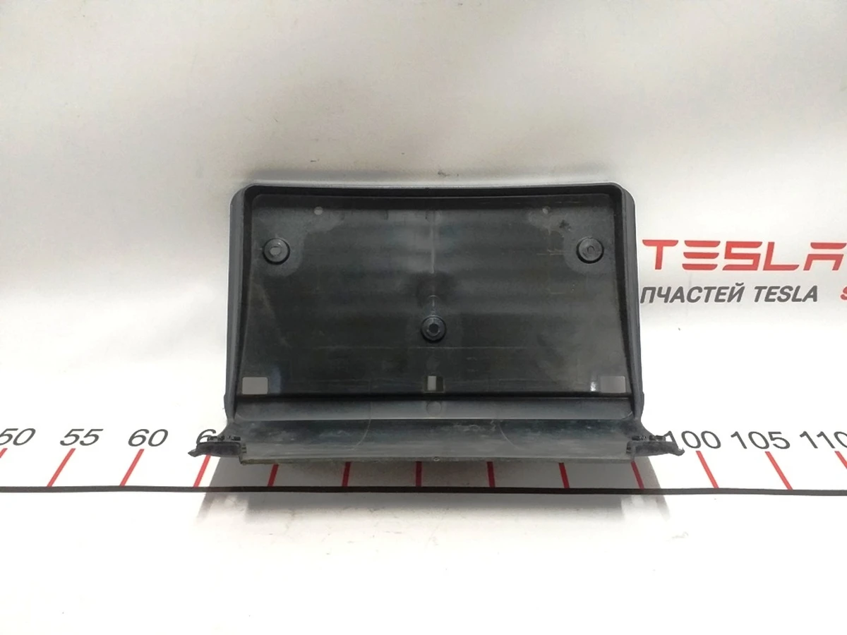 1 Кронштейн кріплення переднього номерного знака Tesla model S, model S REST 1061911-00-C