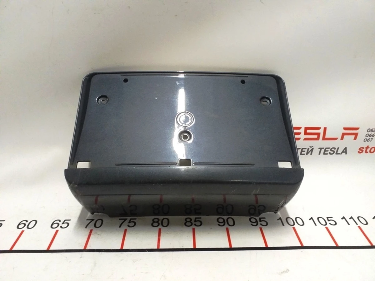 1 Кронштейн кріплення переднього номерного знака Tesla model S, model S REST 1061911-00-C