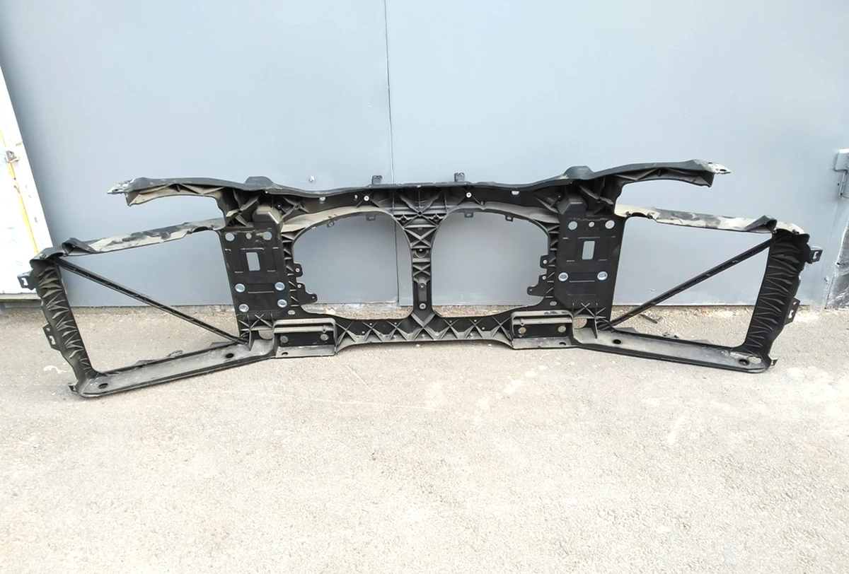 1 Панель радіаторів (телевізор) (пластик) AWD Tesla model S REST 1061950-98-E