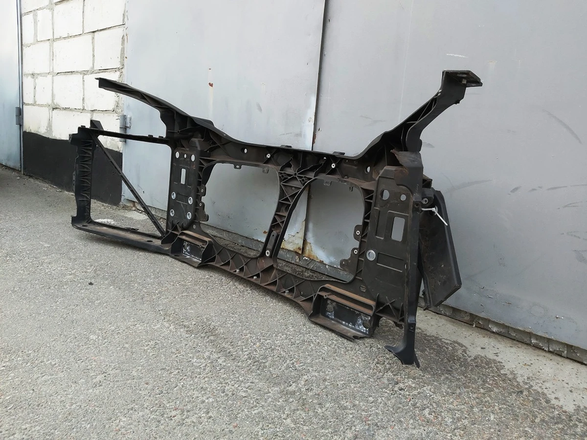 1 Панель радіаторів (телевізор) (пластик) AWD під відновлення Tesla Model S REST 1061950-98-E