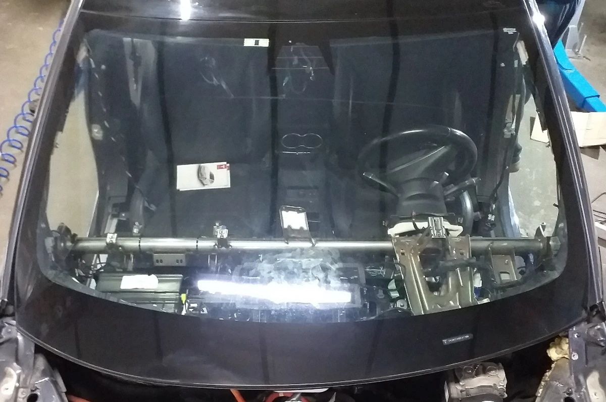 1 Скло лобове АП 2.0 (склоочисник з підігрівом) Tesla model S REST 1061987-01-H