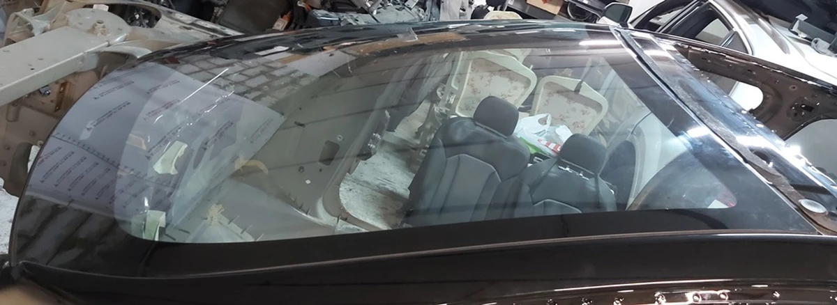 1 Windshield glass AP 2.5 (wiper with heating) Tesla model S REST 1061987-01-J