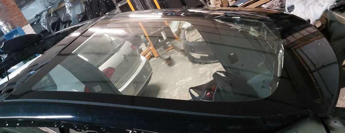 1 Windshield glass AP 2.5 (wiper with heating) Tesla model S REST 1061987-01-J