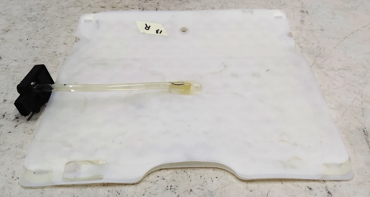 2 Passenger seat presence sensor Tesla model S REST 1062109-00-A