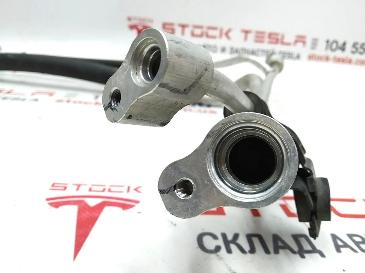 6 Трубопровод системы кондиционирования Т-образный AWD с повреждением Tesla model S REST 1062583-00-С