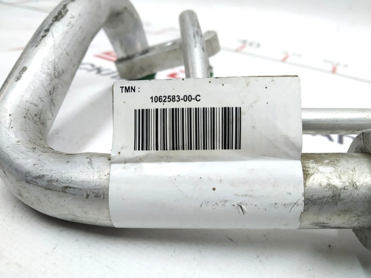 6 Трубопровод системы кондиционирования Т-образный AWD с повреждением Tesla model S REST 1062583-00-С