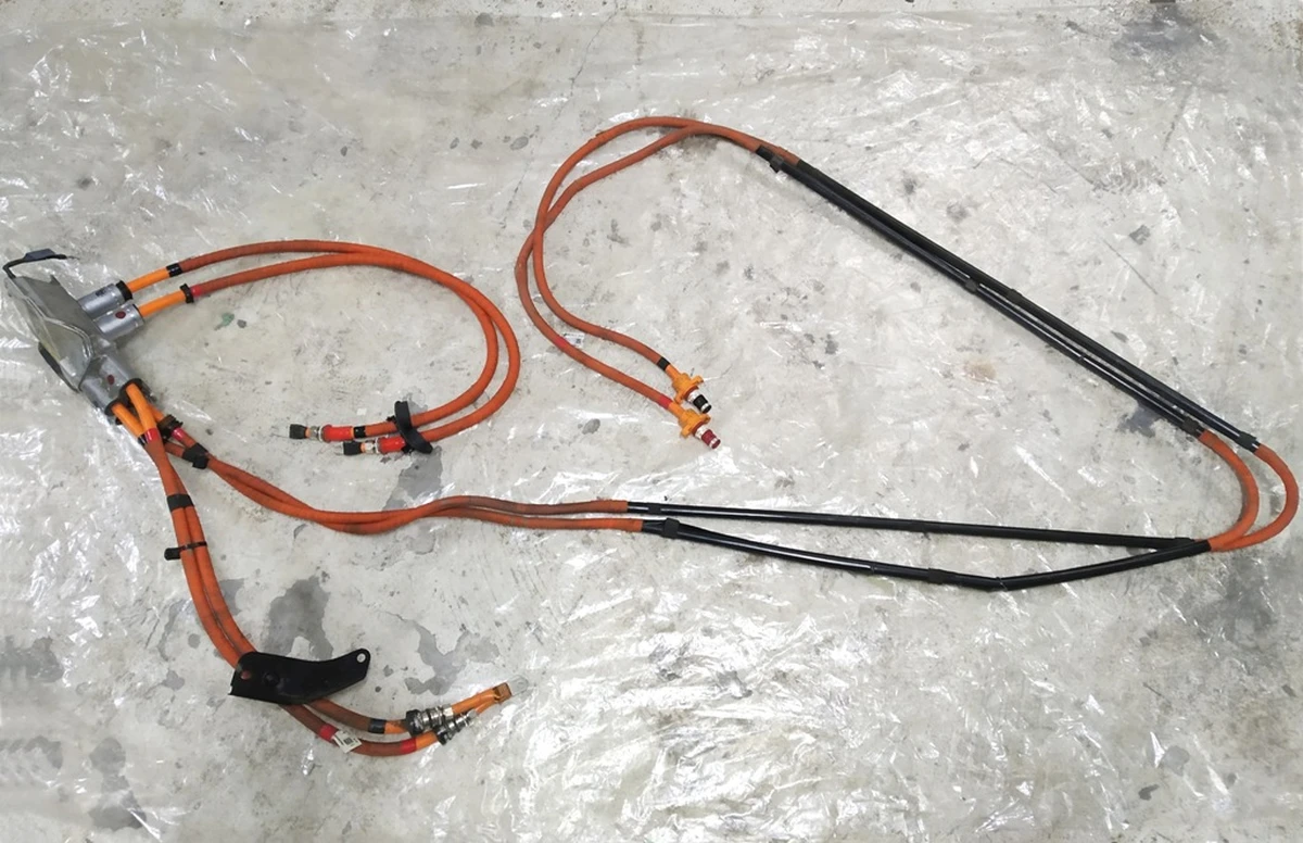 1 Сплиттер с проводами высоковольтными в сборе (с повреждением) Tesla model S REST 1507386-15-B