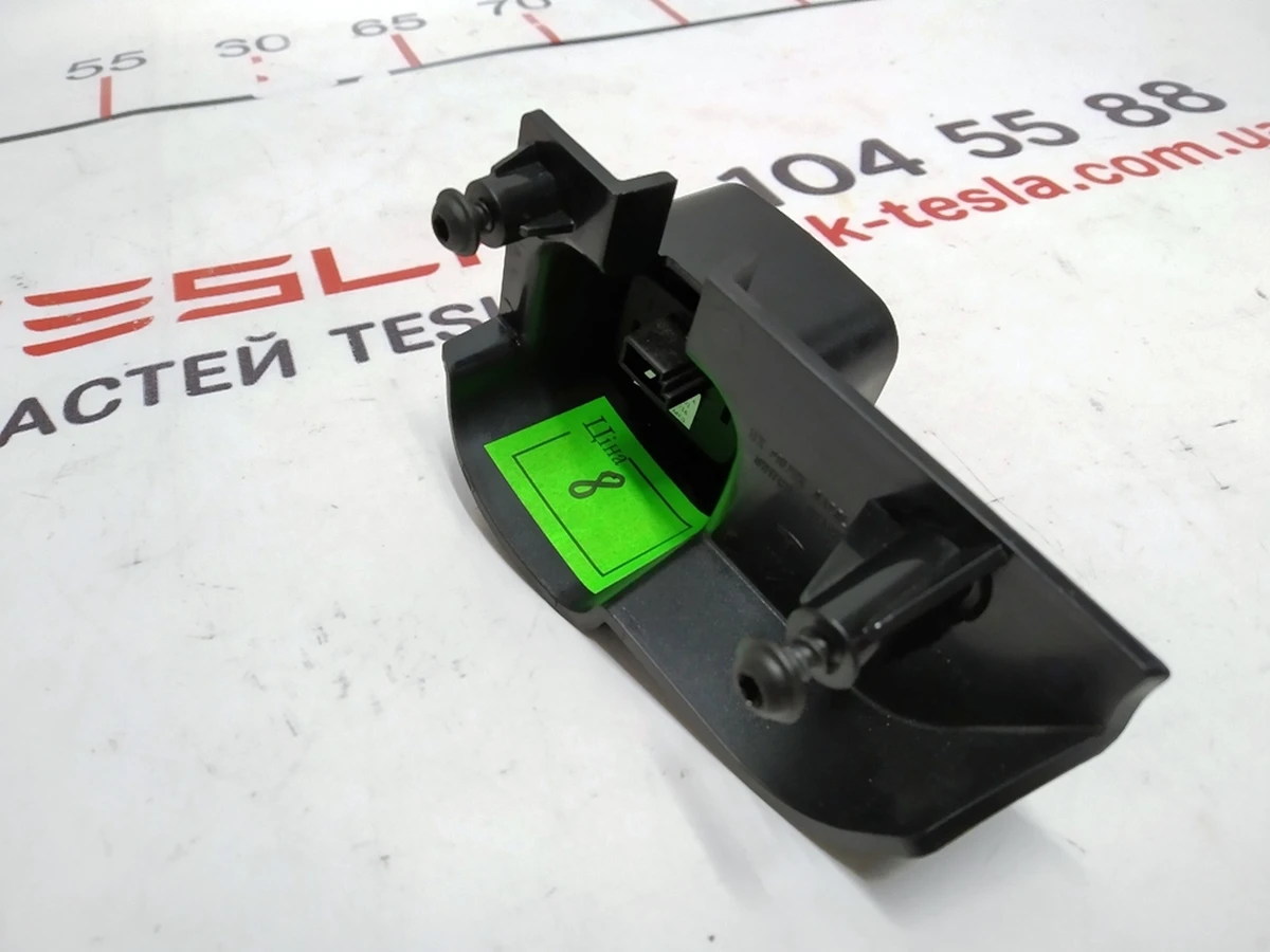 5 Кронштейн кнопки аварійного відкриття капота Tesla model X 1062771-00-A