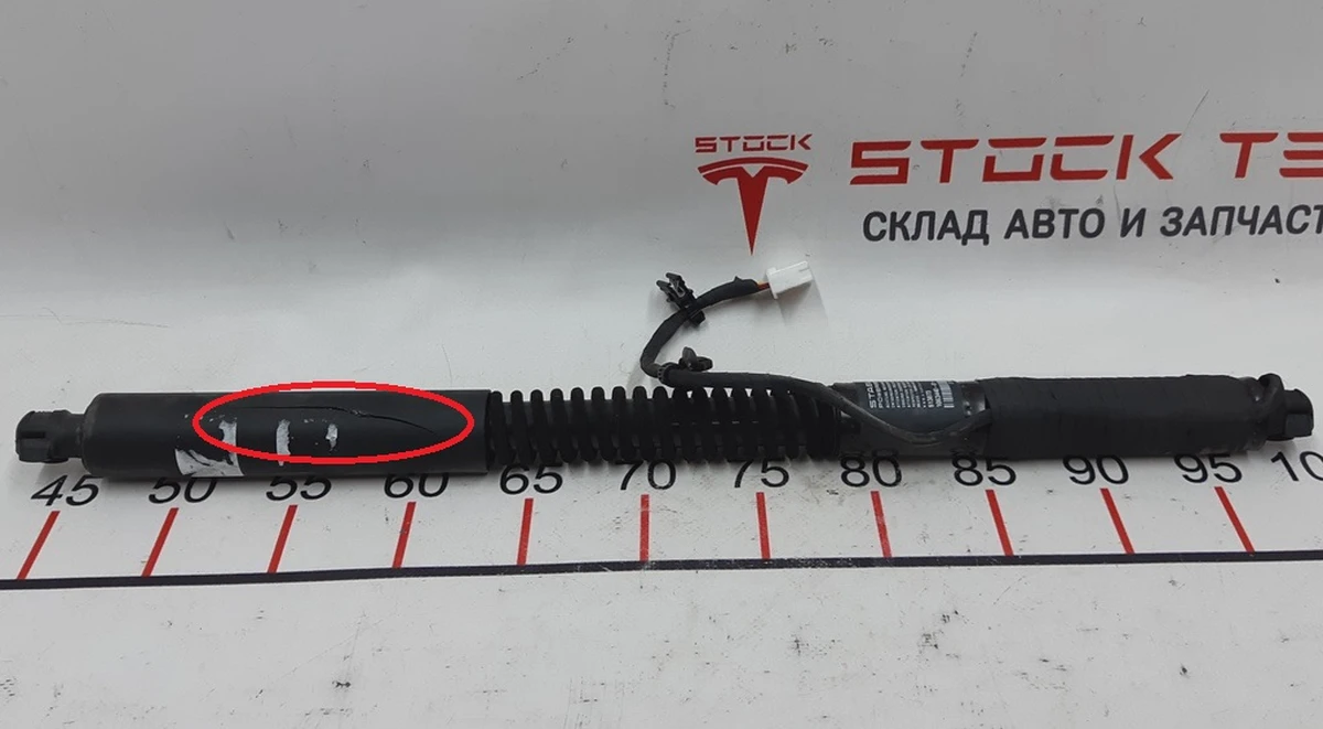 22 Амортизатор (привід електричний) дверей задніх LH FRT/RH RR з пошкодженням Tesla model X 1063440-01-F