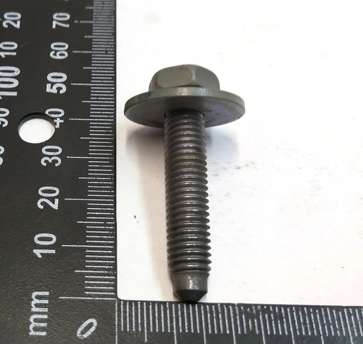 5 Болт с шайбой петли задних дверей HX,M8x35,STL[10.9],ZNNI,PC Tesla Model X 1064105-00-C