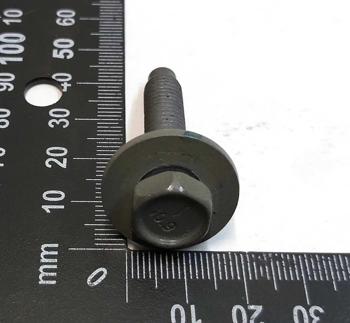 5 Болт с шайбой петли задних дверей HX,M8x35,STL[10.9],ZNNI,PC Tesla Model X 1064105-00-C