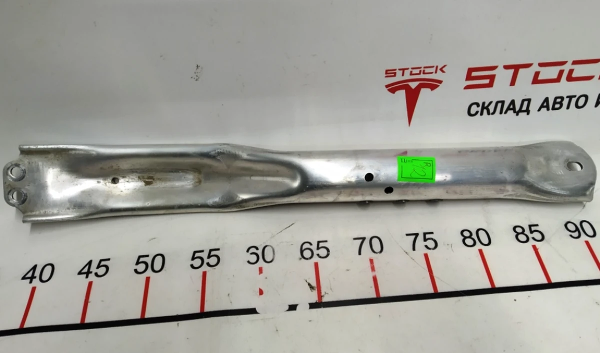 10 Підсилювач розпірка стояків амортиз права Tesla model S REST 1064611-00-B