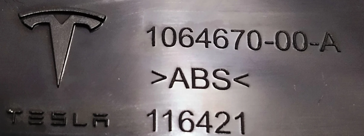 6 Заглушка замка двері задні права Tesla model S REST 1064670-00-A