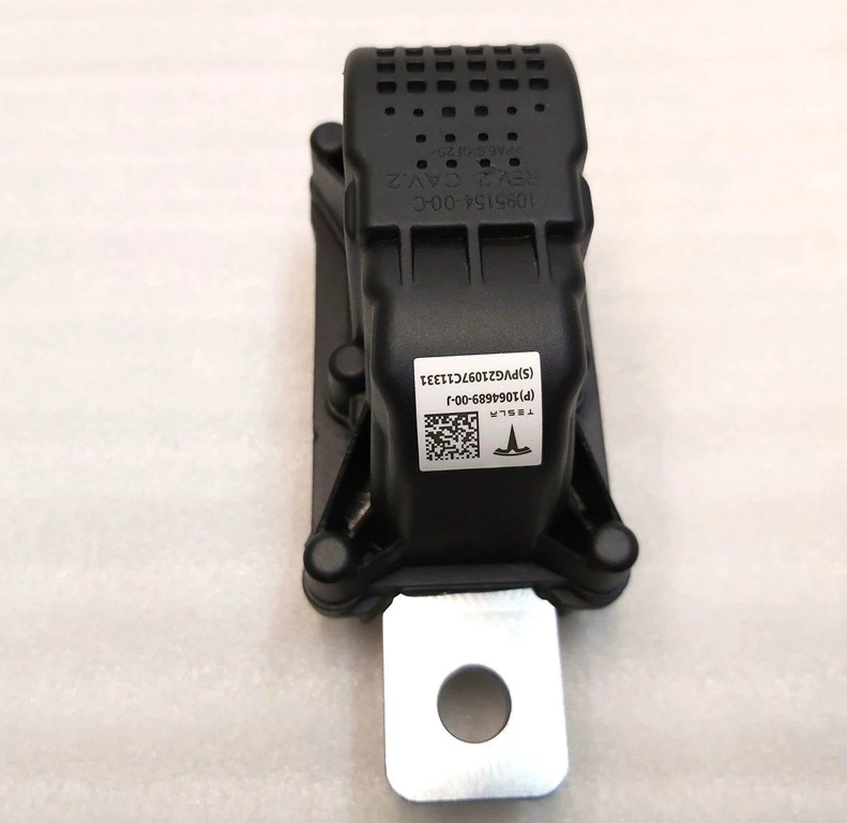 21 HIGH VOLTAGE BATTERY - PYROTECHNIC DISCONNECT - ASSEMBLY Tesla model 3, model 3 Jan 2024, model Y 1064689-00-J
