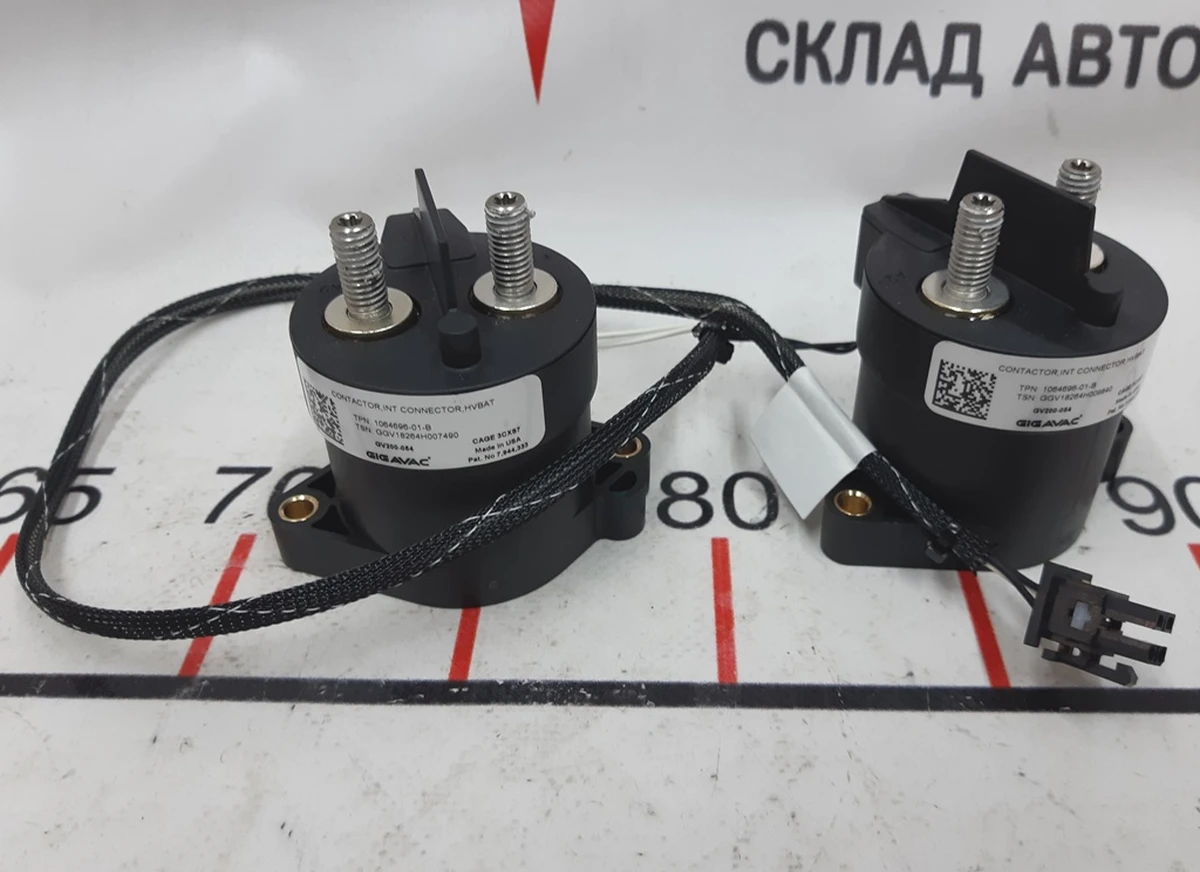 34 Контактори основної батареї чорні в комплекті Tesla model S REST, model X 1064696-01-B
