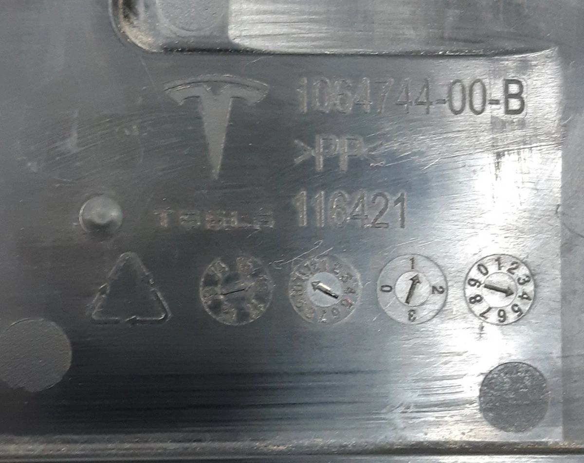 6 Handle mechanism housing cover outer rear right GEN 2.0 Tesla model S REST 1064744-00-B