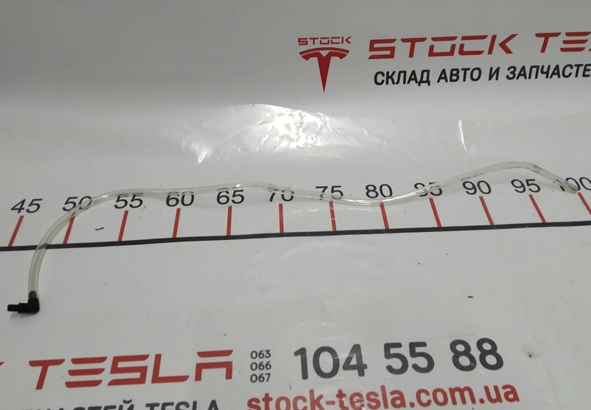 2 Трубка вентиляційна акумулятора Tesla model X 1064837-00-C