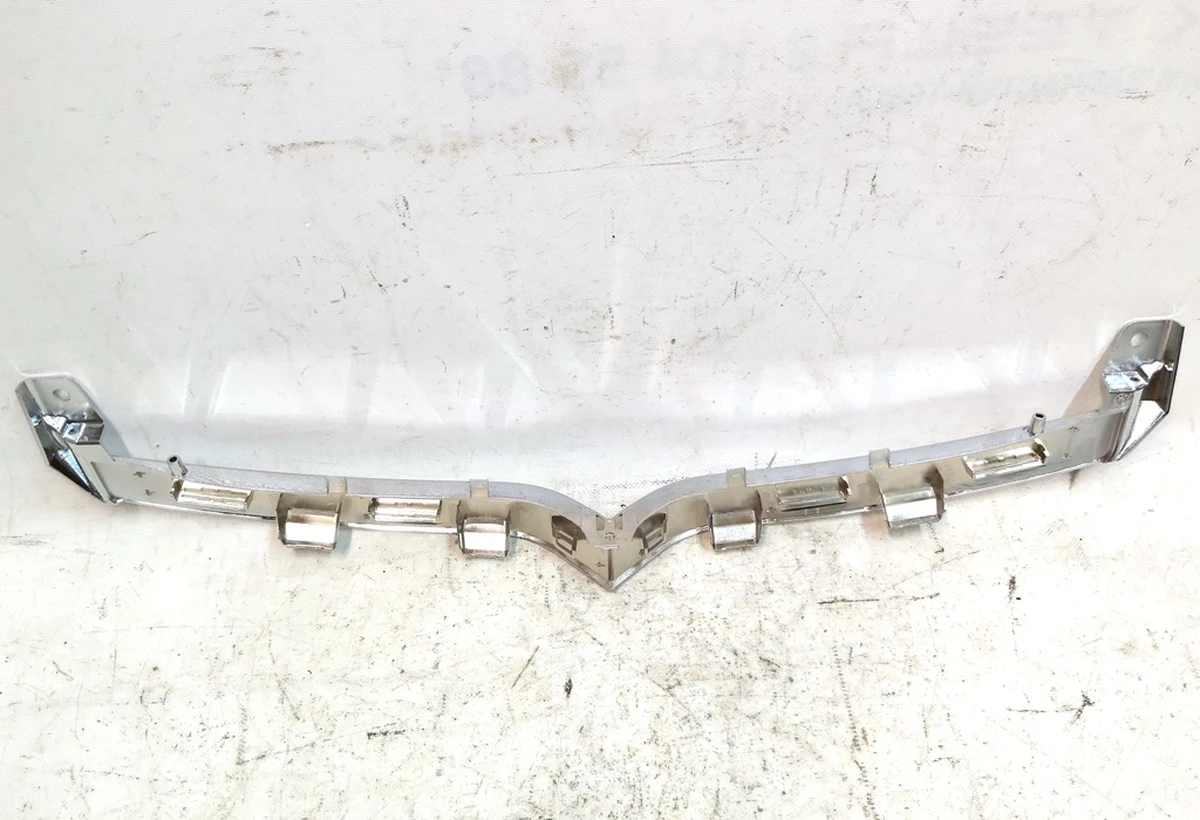 4 Накладка V-образна декоративна переднього гриля хром (пташка) Tesla model S REST 1065233-00-D