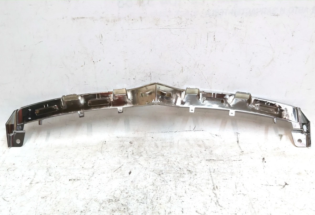 4 Накладка V-образна декоративна переднього гриля хром (пташка) Tesla model S REST 1065233-00-D