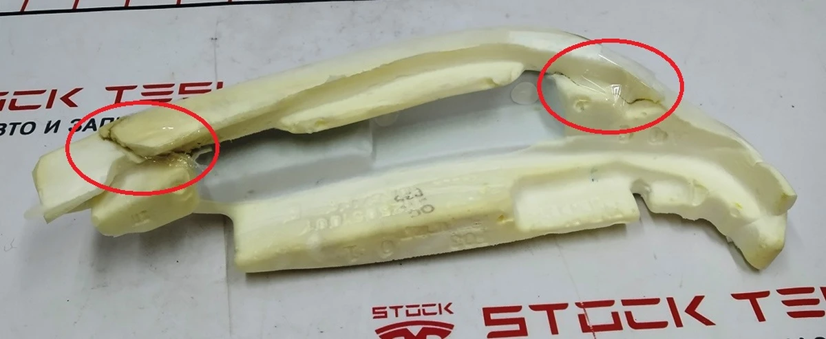 2 Пінний наповнювач бічної підтримки пасажирського сидіння правий (з ушкодж.) Tesla model X, model REST 9876524-03