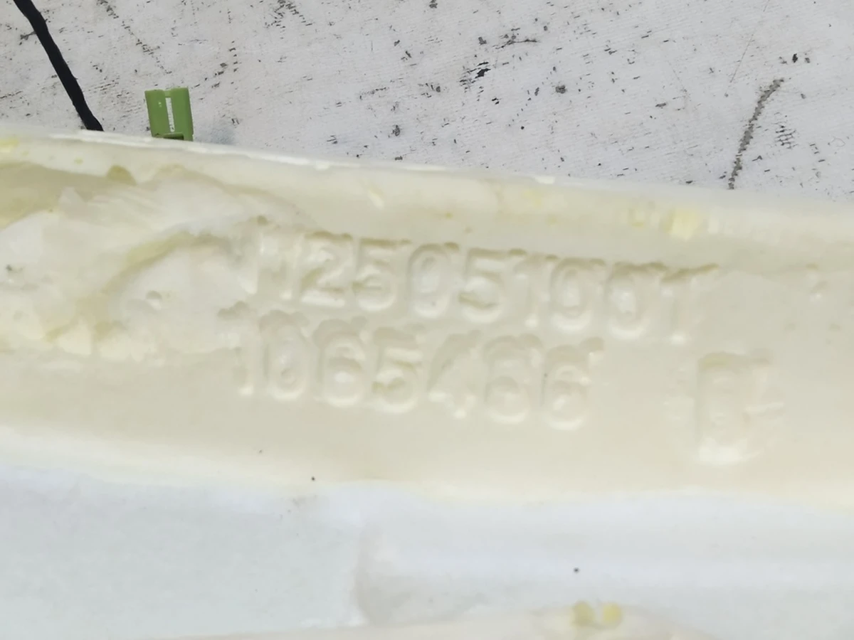 2 Пінний наповнювач бічної підтримки пасажирського сидіння, підігрів правий (окислення) Tesla Model S REST, Model X 9876524