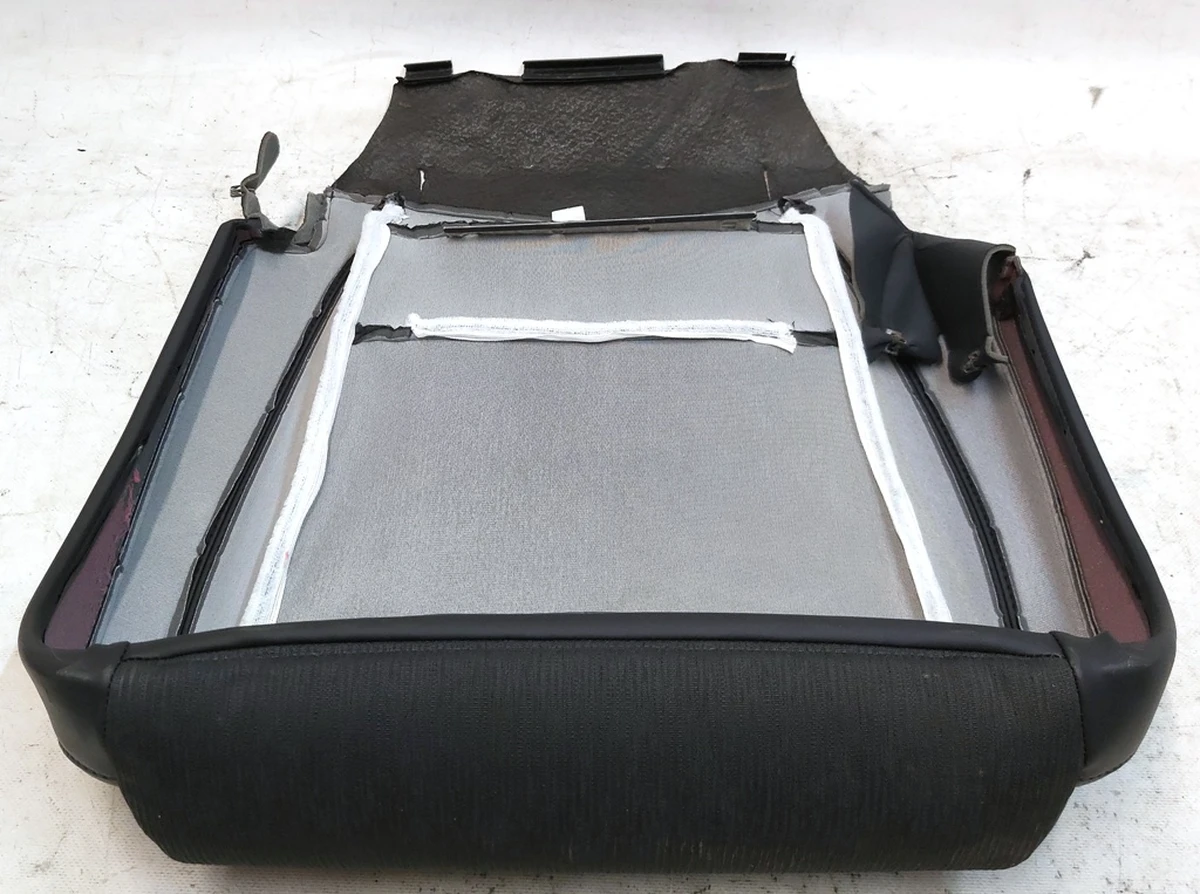 1 The trim on the bottom of the driver's seat TXT SEAT Tesla model  S REST 1454066-00-A