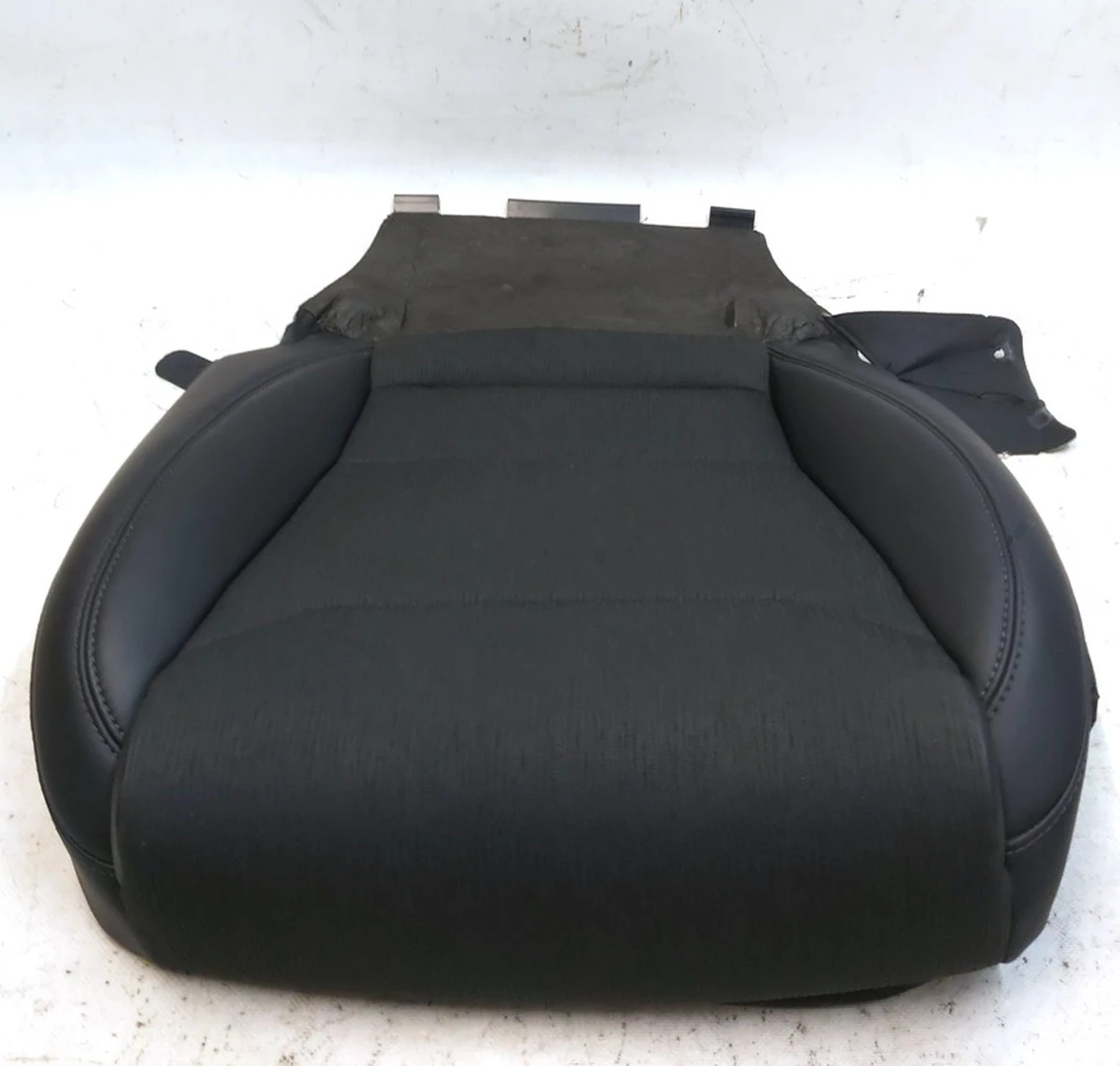 1 Обшивка нижньої частини пасажирського сидіння X TXT SEAT Tesla model S REST 1085816-00-B