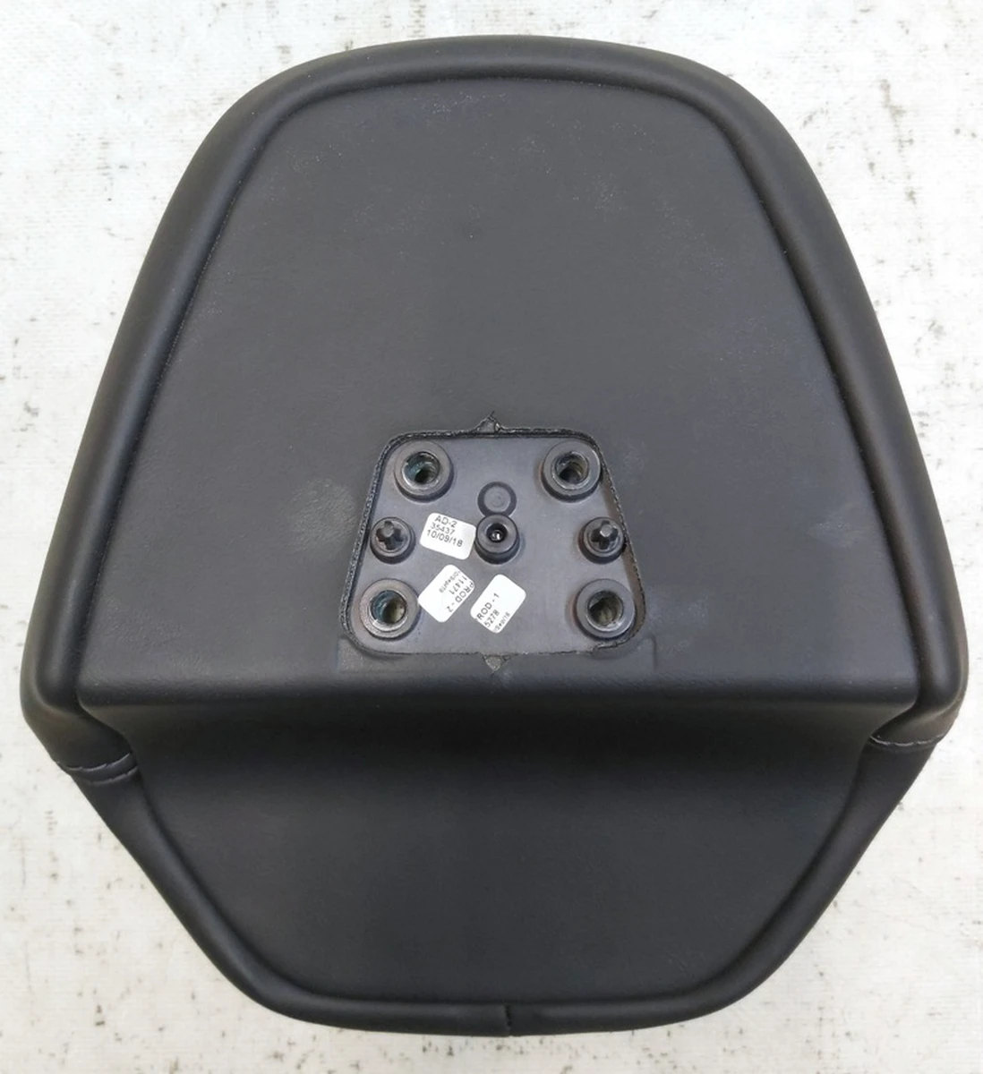 3 Підголівник сидіння водійського пасажирського PUR BLACK Tesla model S REST, model X 1065501-06-D