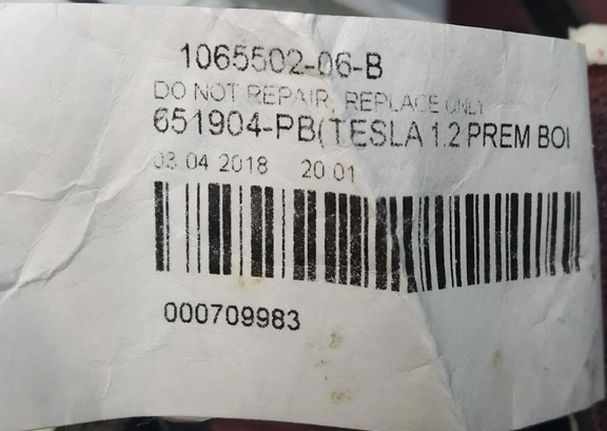 1 Обшивка бічної підтримки та кантика верхньої частини водійського сидіння PUR_BLK Tesla model S REST,  model X 1065502-06-B