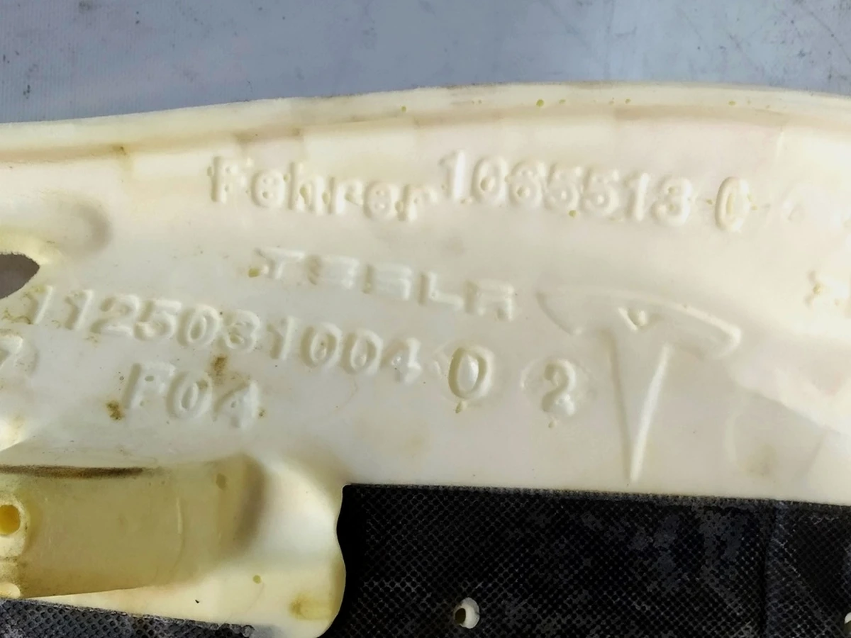 10 2nd row seat lower foam padding RH Tesla Model X 1076089