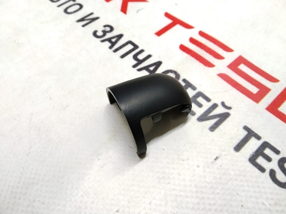 23 BALL SOCKET TRIM COVER Tesla model X 1065637-00-C