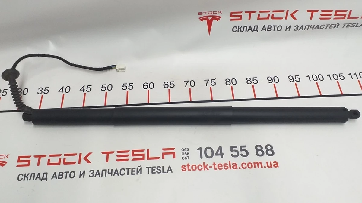 5 Амортизатор (привод электрический) крышки багажника левый некондиция Tesla model X 1065664-00-B