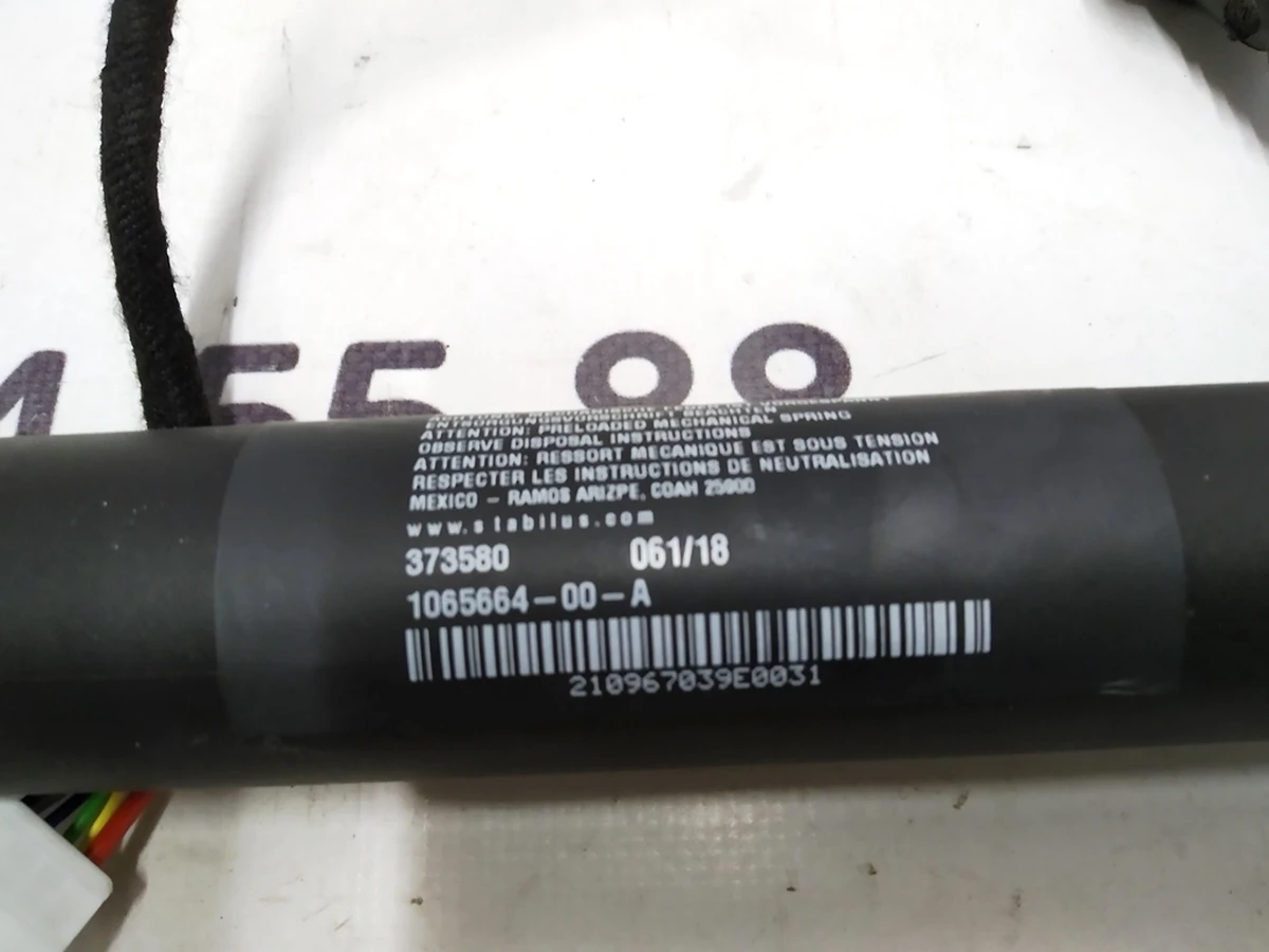 5 Амортизатор (привод электрический) крышки багажника левый Tesla model X 1065664-00-B